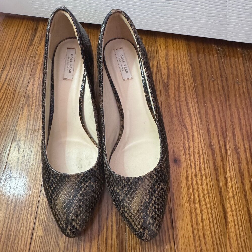 Cole Haan Grand Os snakeskin print leather heels - size 9